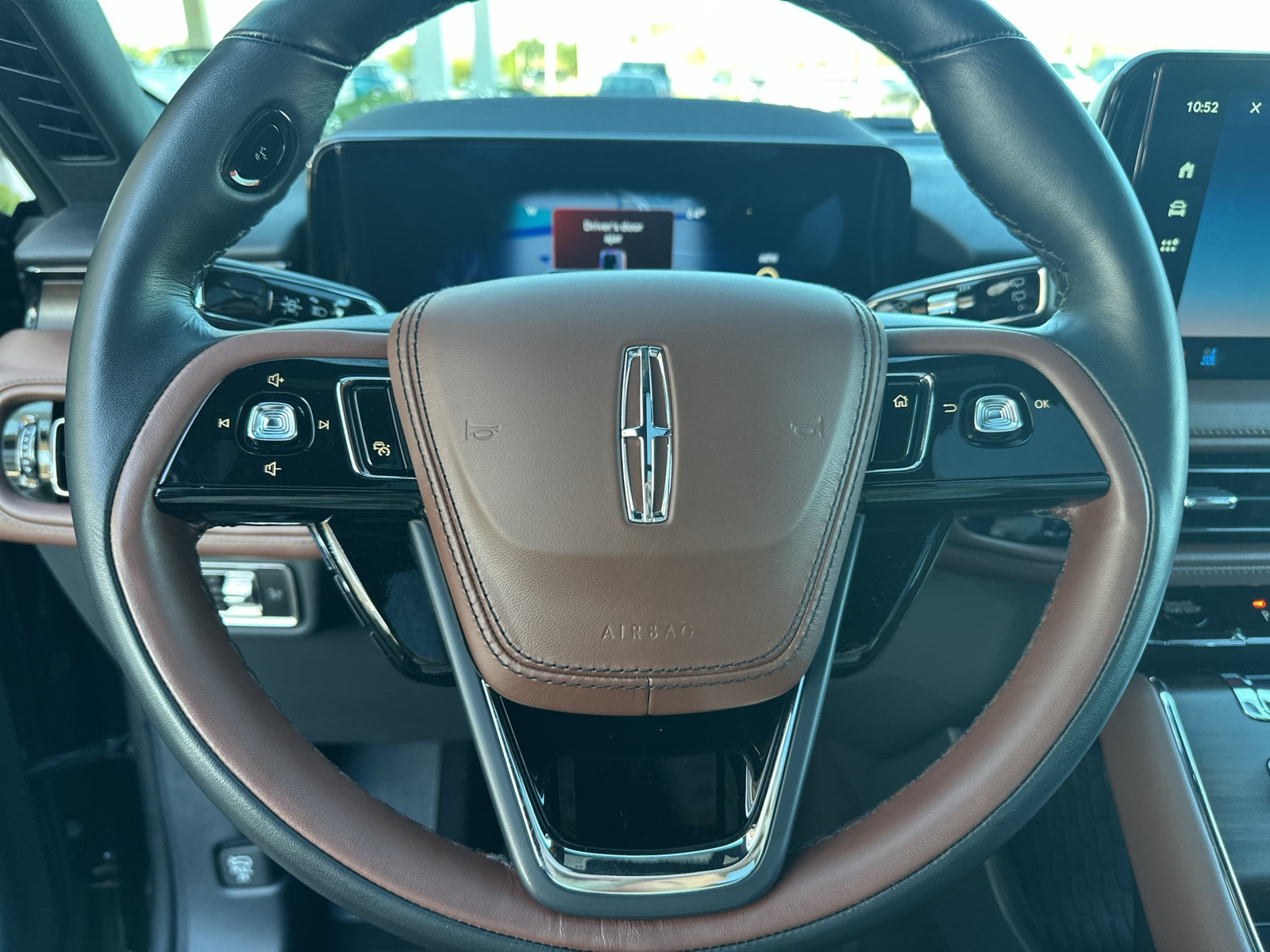 Used 2025 Lincoln Aviator Reserve w/ Jet Appearance Package AWD/4WD image 17