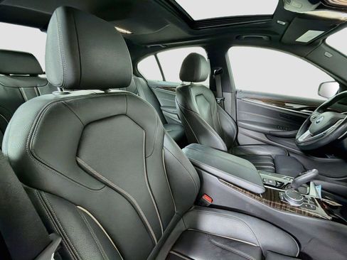 Used 2019 BMW 530i w/ Convenience Package RWD image 28