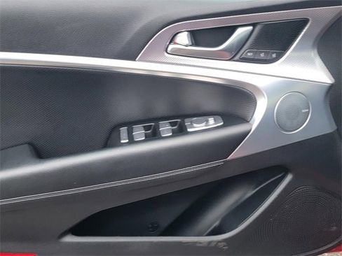 Used 2022 Genesis G70 2.0T w/ Prestige Package image 9