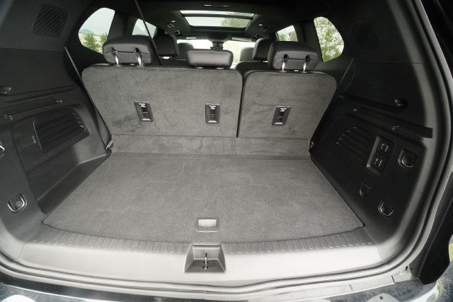 Used 2025 GMC Acadia Denali w/ Super Cruise Package FWD image 29