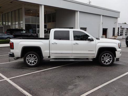 Used 2018 GMC Sierra 1500 Denali AWD/4WD image 11
