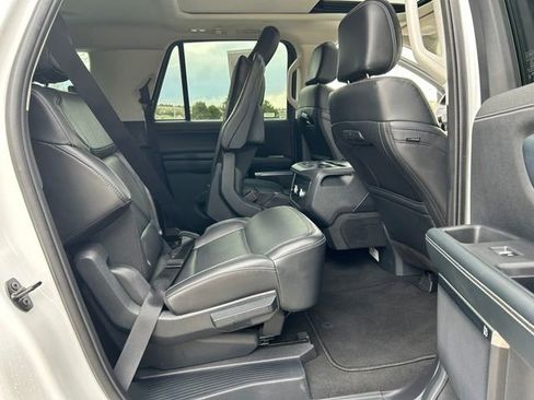 Used 2025 Ford Expedition Max Platinum AWD/4WD image 28