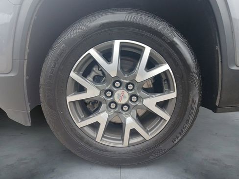 Used 2021 GMC Acadia SLE FWD image 14