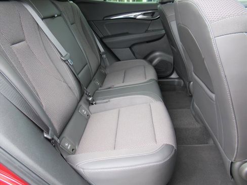 Used 2023 Buick Envision Preferred image 28