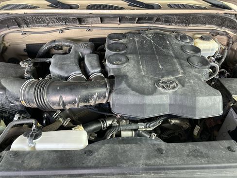 Used 2014 Toyota FJ Cruiser 4WD w/ Upgrade Package image 10