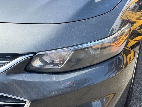 Used 2018 Chevrolet Malibu LT FWD image 11