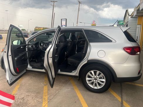 Used 2020 Kia Sorento L FWD image 10