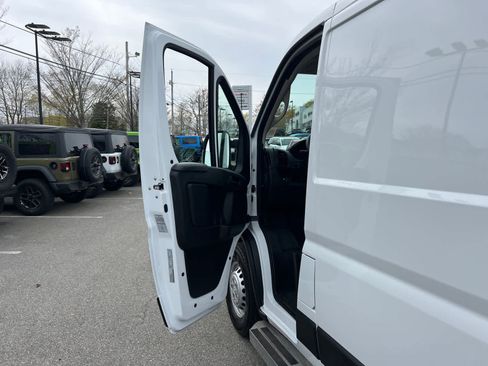 Used 2025 RAM ProMaster 2500 w/ U-Haul Equipment Group FWD image 15