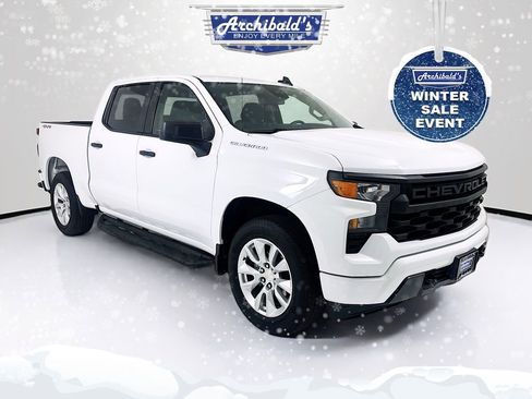 Used 2023 Chevrolet Silverado 1500 Custom image 1