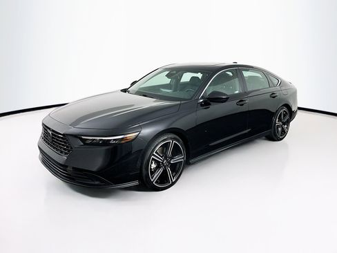 Used 2024 Honda Accord Sport image 3