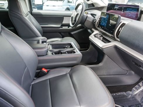 Used 2025 Ford Expedition Active AWD/4WD image 16