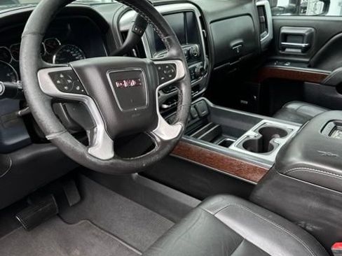 Used 2019 GMC Sierra 2500 SLT w/ Duramax Plus Package AWD/4WD image 8