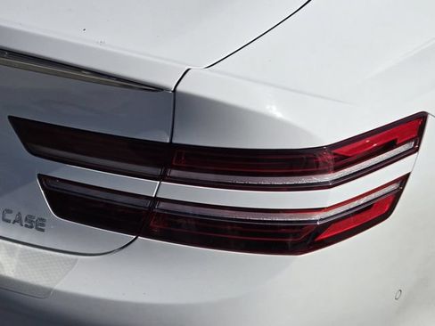 Certified 2022 Genesis G80 2.5T image 9