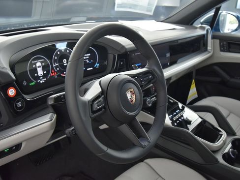 New 2026 Porsche Cayenne image 4