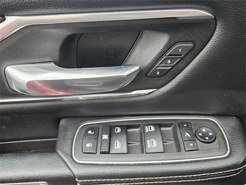 Used 2022 RAM 1500 Laramie AWD/4WD image 17