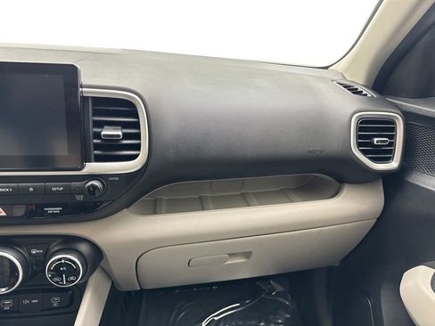 Used 2025 Hyundai Venue SEL FWD image 57