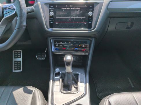 Used 2022 Volkswagen Tiguan SE R-Line FWD image 27
