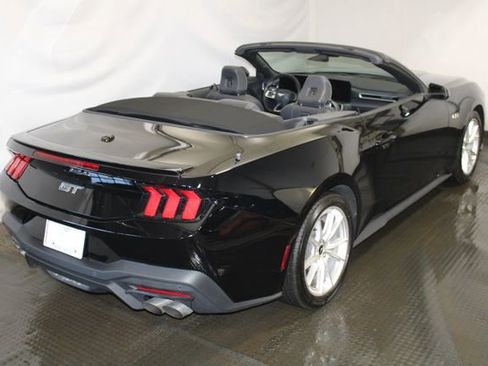 Used 2025 Ford Mustang GT Premium image 7