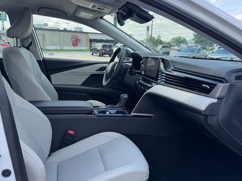 Used 2026 Toyota Camry XLE FWD image 10