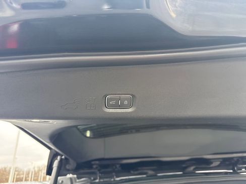 Used 2025 Ford Expedition Platinum w/ Stealth Appearance Package image 17