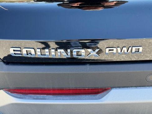 New 2026 Chevrolet Equinox LT w/ Convenience Package II AWD/4WD image 19