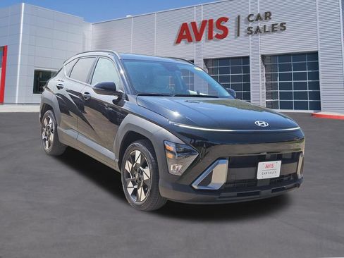Used 2025 Hyundai Kona SEL FWD image 9
