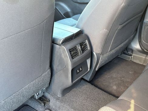 Used 2025 Nissan Rogue SV image 24