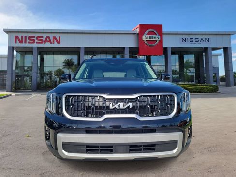 Used 2024 Kia Telluride EX w/ EX Captain's Chair Package FWD image 6