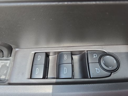 Used 2025 Chevrolet Colorado Trail Boss AWD/4WD image 27