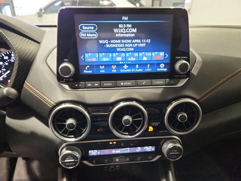 Used 2022 Nissan Sentra SR w/ SR Premium Package image 8