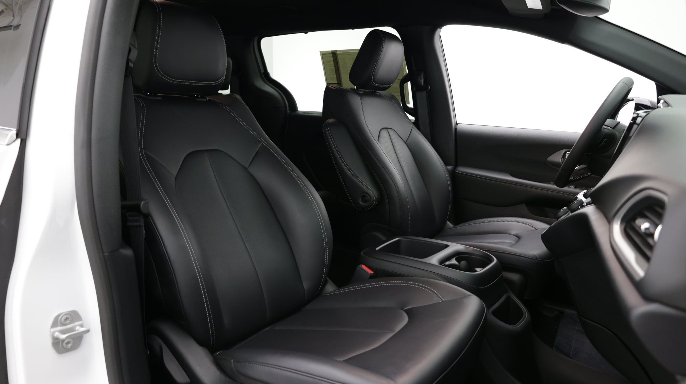 Used 2026 Chrysler Pacifica Select FWD image 39