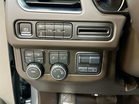Used 2024 Chevrolet Tahoe LS AWD/4WD image 10