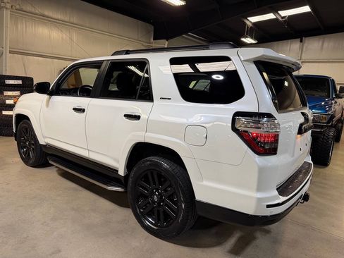 Used 2019 Toyota 4Runner Limited AWD/4WD image 2