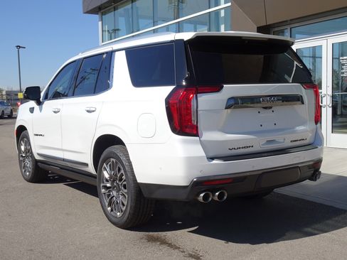 Used 2023 GMC Yukon Denali Ultimate image 3