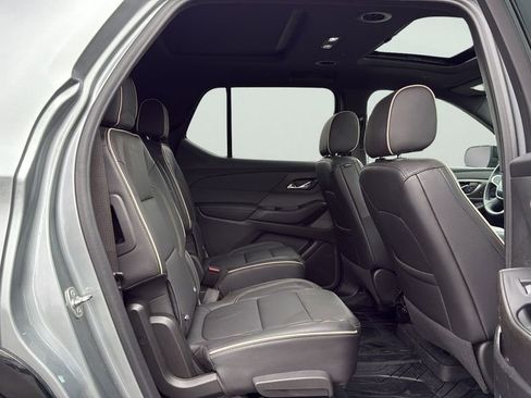 Used 2023 Chevrolet Traverse Premier w/ Redline Edition image 13