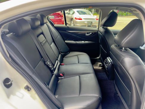 Used 2018 INFINITI Q50 Luxe w/ Essential Package (3.0T Luxe) RWD image 24