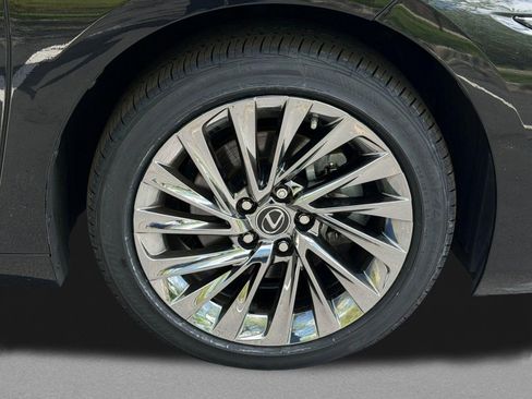 Certified 2025 Lexus ES 300h Ultra Luxury w/ Accessory Package (Z1) FWD image 13