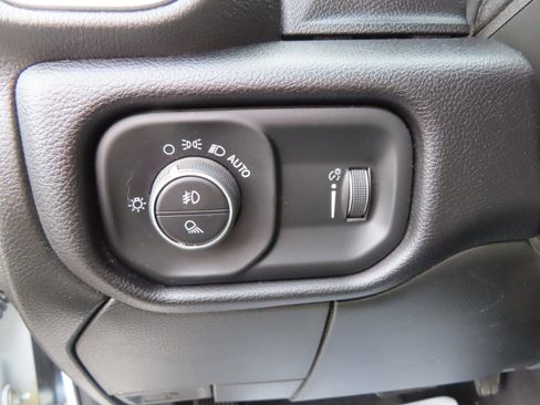 Used 2024 RAM 2500 Big Horn image 32