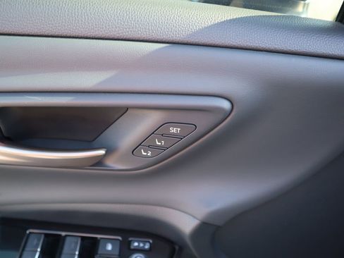 Used 2024 Toyota Crown Limited image 20