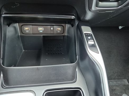Used 2023 Kia Sorento S w/ Panoramic Sunroof Package AWD/4WD image 33