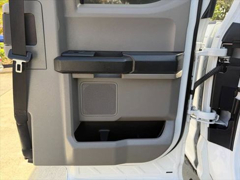 Used 2022 Ford F250 XL w/ Power Equipment Group image 17