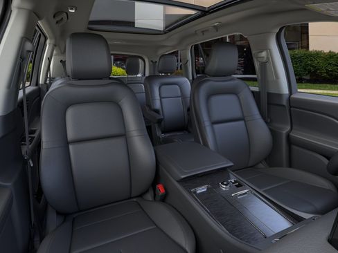 New 2026 Lincoln Aviator AWD w/ Jet Appearance Package image 10