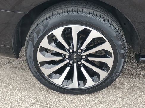 Certified 2023 Lincoln Navigator Reserve AWD/4WD image 7