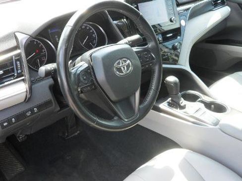 Used 2022 Toyota Camry SE image 13