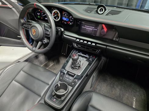 Certified 2023 Porsche 911 Carrera GTS image 9