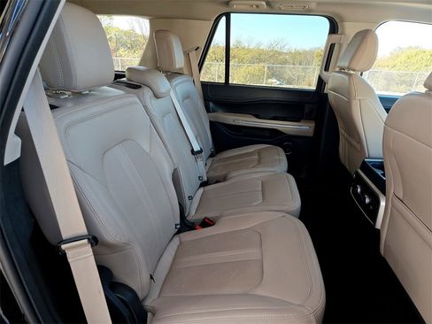 Used 2024 Ford Expedition Limited image 29