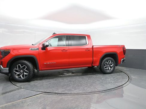 Used 2024 GMC Sierra 1500 SLE w/ Preferred Package image 41