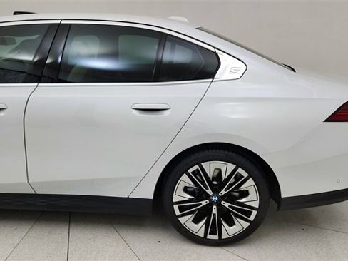 Used 2026 BMW 540i xDrive image 10