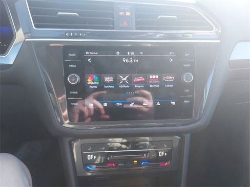 Used 2022 Volkswagen Tiguan SE image 31