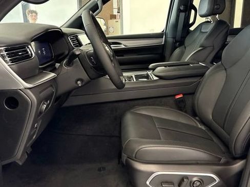 New 2026 Jeep Grand Wagoneer L 4WD w/ Premium Group I image 13